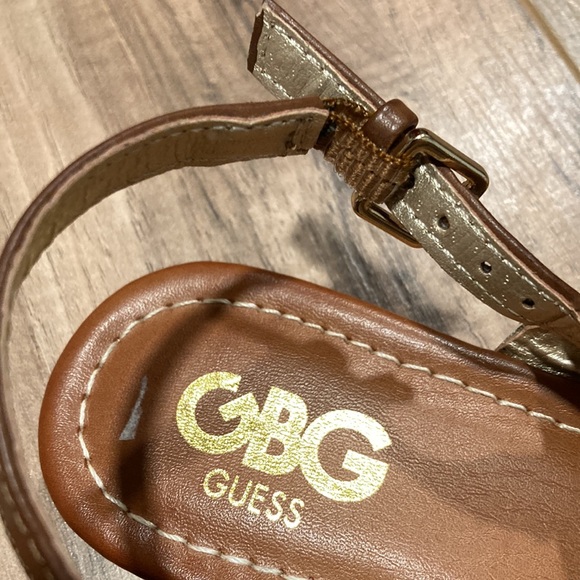Gorgeous Los Angeles GBG guess sandals woman’s size 8 - Picture 6 of 12